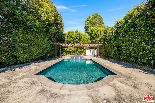4222 Woodman Avenue, Los Angeles, CA 91423