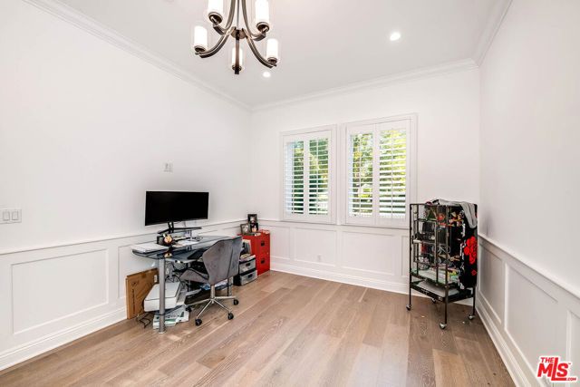 4222 Woodman Avenue, Los Angeles, CA 91423