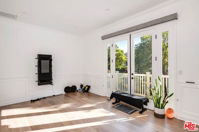 4222 Woodman Avenue, Los Angeles, CA 91423