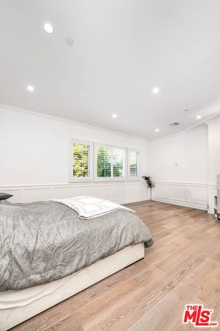 4222 Woodman Avenue, Los Angeles, CA 91423