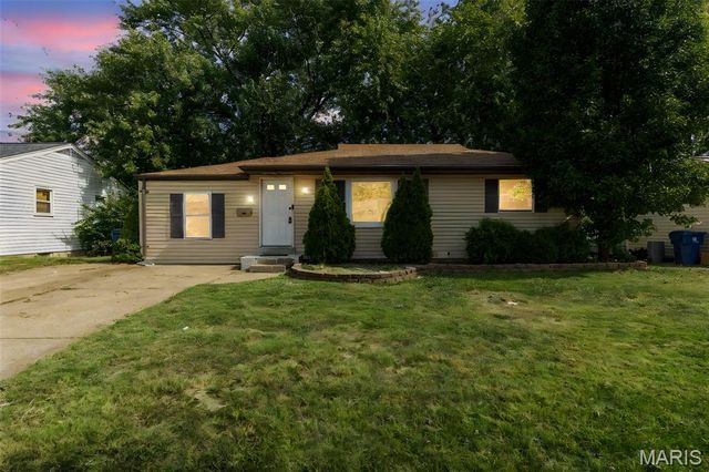 655 Florland Drive, Florissant, MO 63031