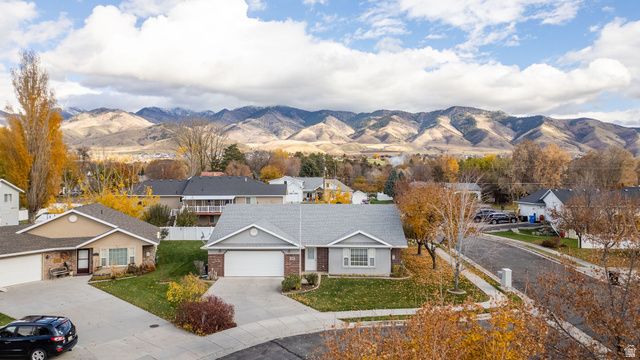 221 W 260 N, Hyde Park, UT 84318