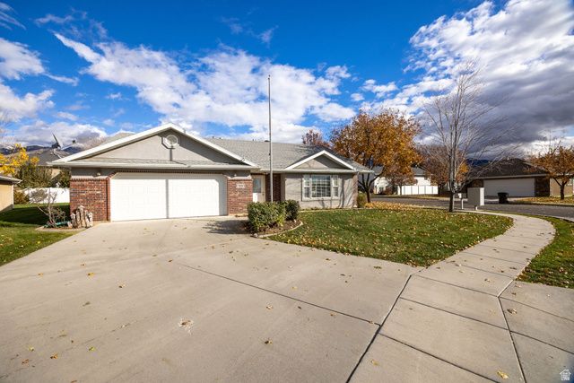 221 W 260 N, Hyde Park, UT 84318