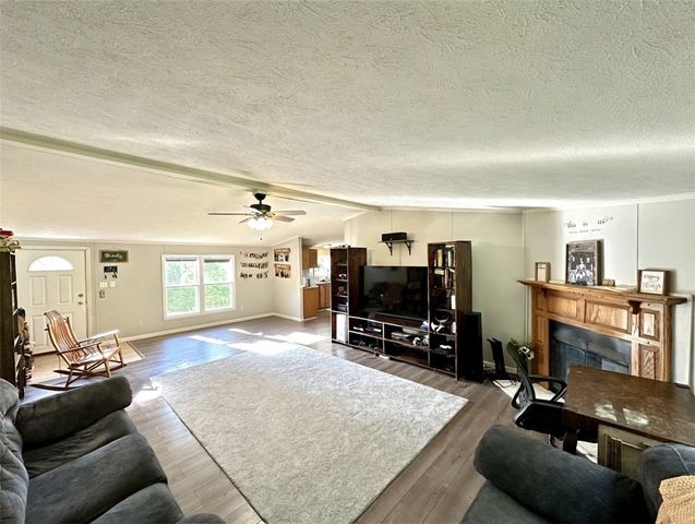522 Gardner Stop Rd, Shenango Twp, PA 16101