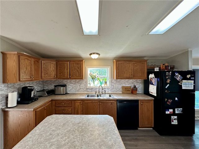 522 Gardner Stop Rd, Shenango Twp, PA 16101