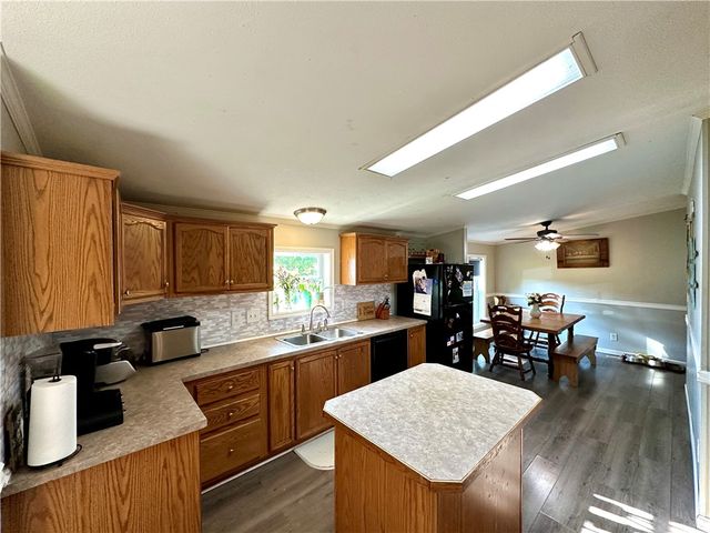 522 Gardner Stop Rd, Shenango Twp, PA 16101