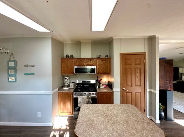 522 Gardner Stop Rd, Shenango Twp, PA 16101