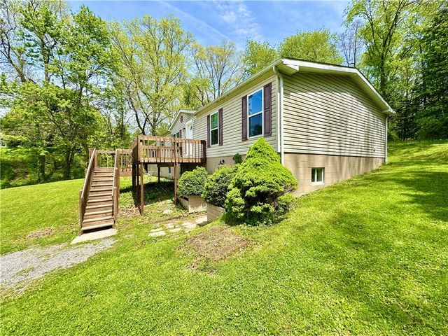 522 Gardner Stop Rd, Shenango Twp, PA 16101
