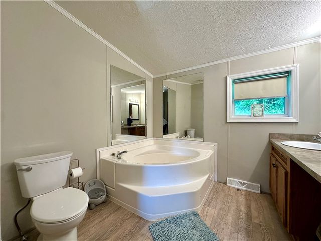 522 Gardner Stop Rd, Shenango Twp, PA 16101
