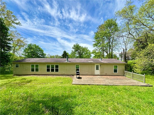522 Gardner Stop Rd, Shenango Twp, PA 16101