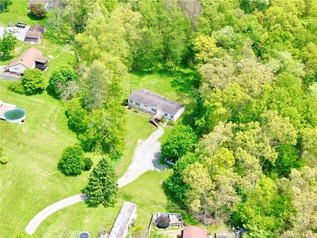 522 Gardner Stop Rd, Shenango Twp, PA 16101