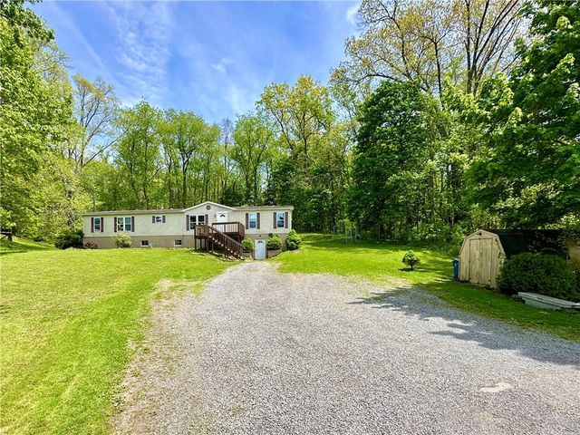 522 Gardner Stop Rd, Shenango Twp, PA 16101