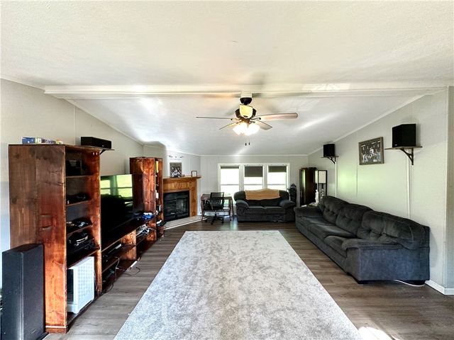 522 Gardner Stop Rd, Shenango Twp, PA 16101