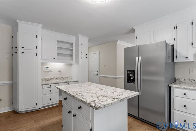 2501 Chimney House Ct, Midlothian, VA 23112