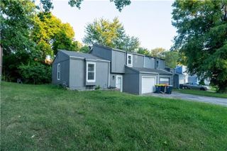 9525 Manning Avenue, Kansas City, MO 66134