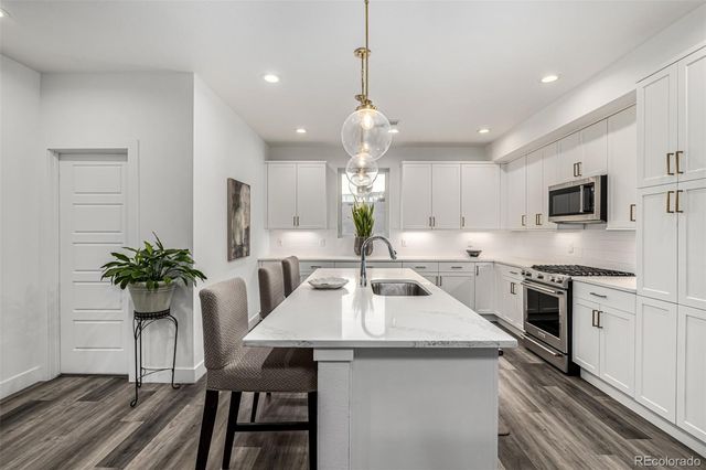6820 E Lowry Boulevard, Denver, CO 80230