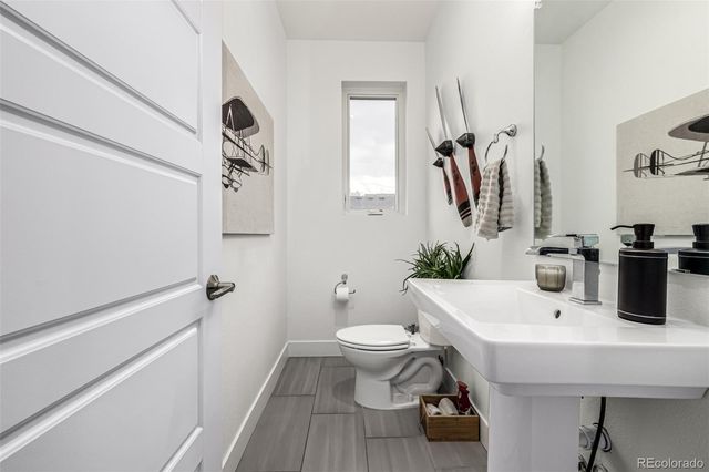 6820 E Lowry Boulevard, Denver, CO 80230