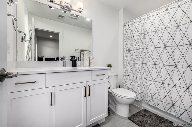 6820 E Lowry Boulevard, Denver, CO 80230