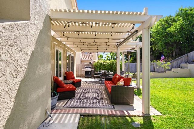 1702 Avenida Vista Labera, Oceanside, CA 92056