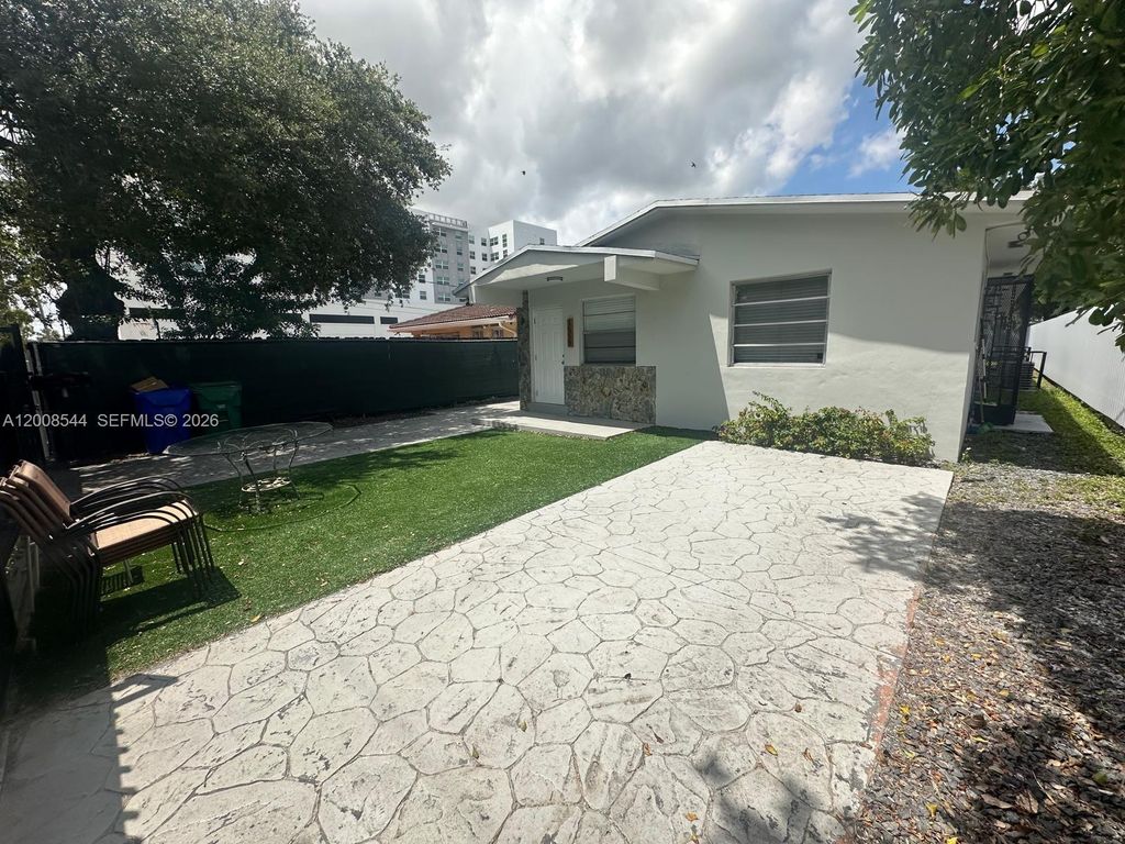 1555 NW 34th St 1555, Miami, FL 33142