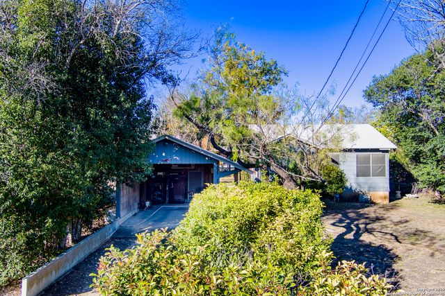 805 Evergreen, Comfort, TX 78013