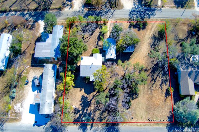 805 Evergreen, Comfort, TX 78013