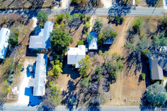 805 Evergreen, Comfort, TX 78013