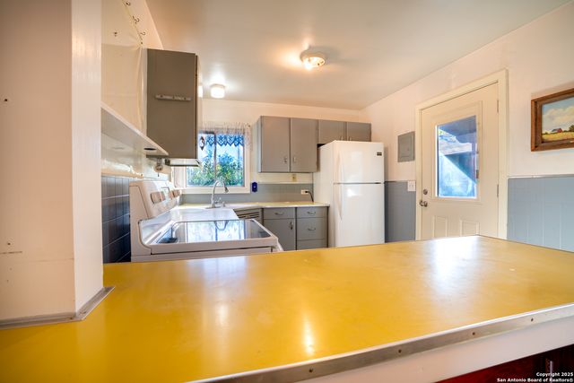 805 Evergreen, Comfort, TX 78013