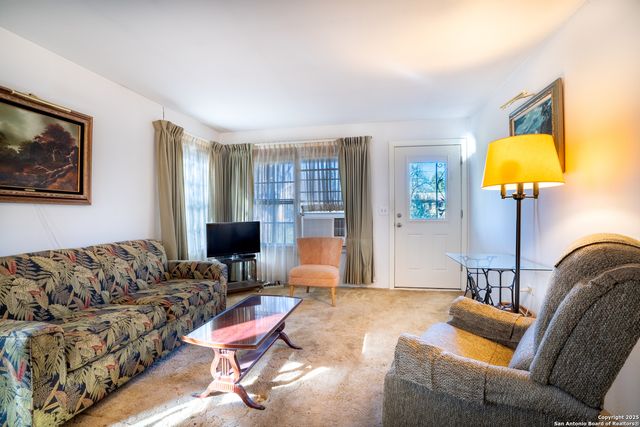 805 Evergreen, Comfort, TX 78013