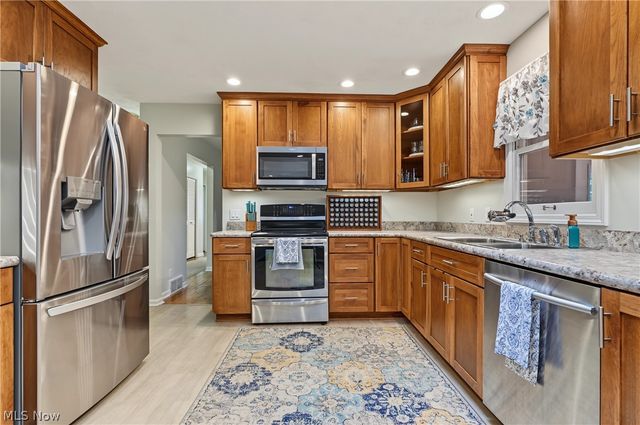 4617 Commodore Drive, Stow, OH 44224