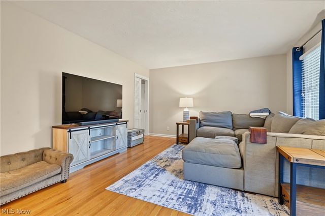4617 Commodore Drive, Stow, OH 44224