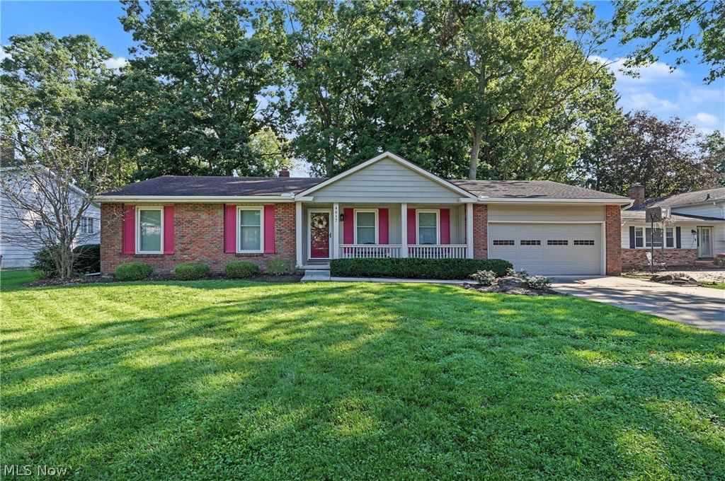 4617 Commodore Drive, Stow, OH 44224