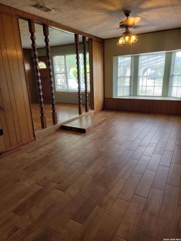 339 Covina, San Antonio, TX 78218