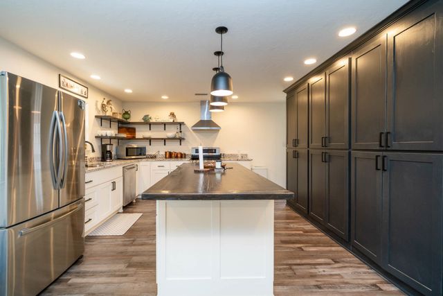 3381 Noonday Rd, Hallsville, TX 75650