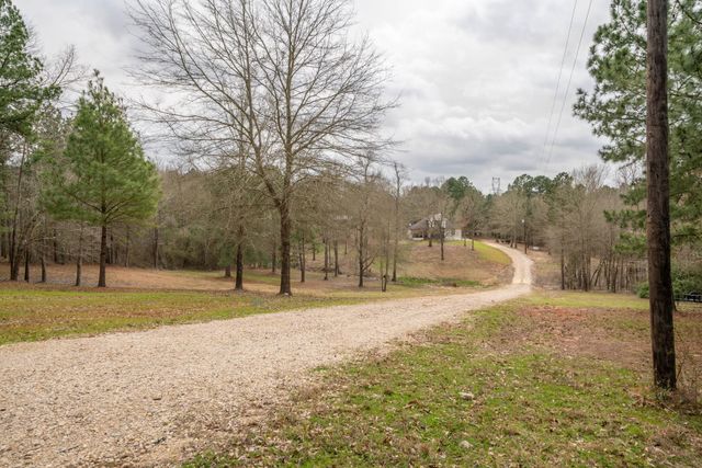 3381 Noonday Rd, Hallsville, TX 75650