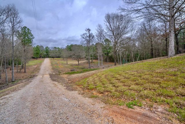 3381 Noonday Rd, Hallsville, TX 75650