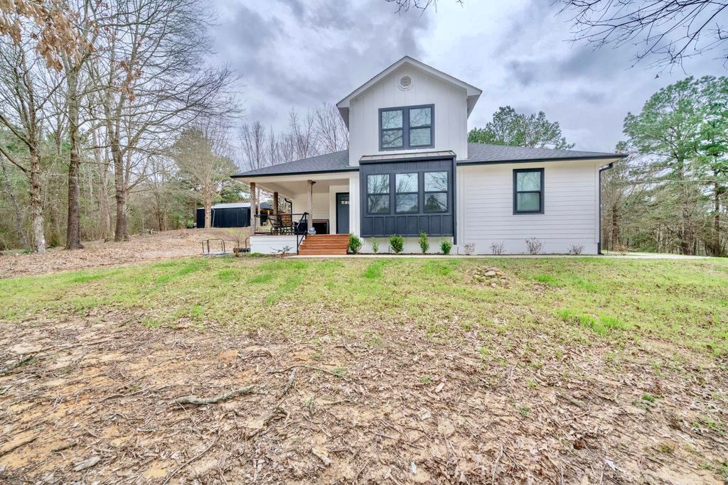 3381 Noonday Rd, Hallsville, TX 75650