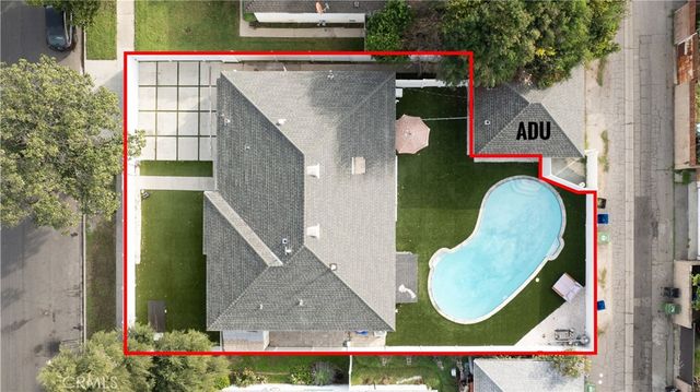 19140 Hartland, Reseda, CA 91335