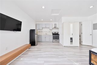 19140 Hartland, Reseda, CA 91335