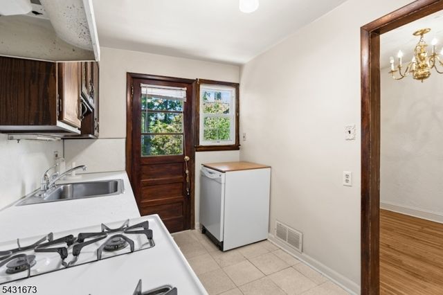 106 Gallows Hill Rd, Cranford Twp., NJ 07016