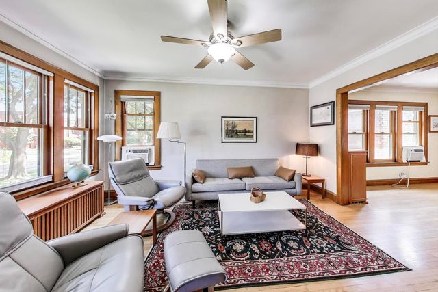 4704 N Kenton Avenue, Chicago, IL 60630