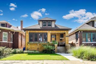 4704 N Kenton Avenue, Chicago, IL 60630