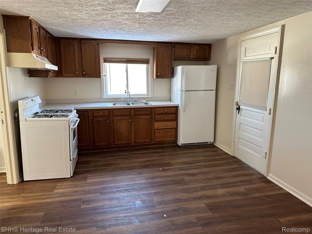 823 Alger Street, Howell, MI 48843