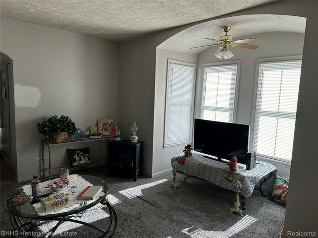 823 Alger Street, Howell, MI 48843