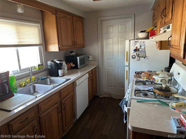 823 Alger Street, Howell, MI 48843