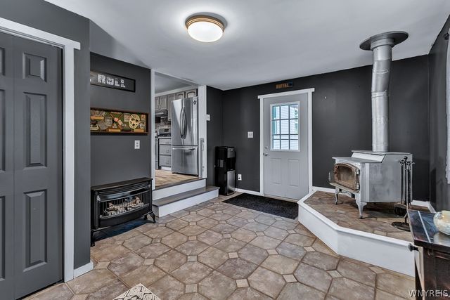 212 East Avenue, West Seneca, NY 14224