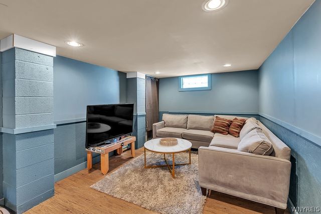 212 East Avenue, West Seneca, NY 14224