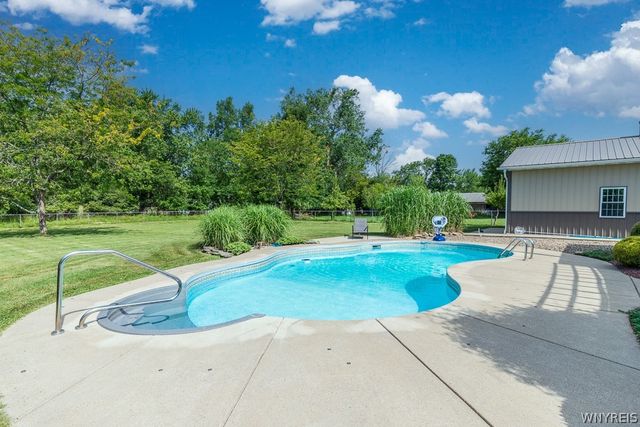 212 East Avenue, West Seneca, NY 14224
