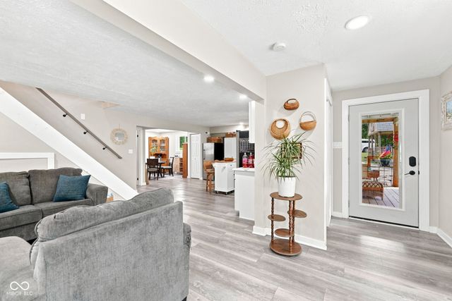 7990 Ebony Drive, Nineveh, IN 46164