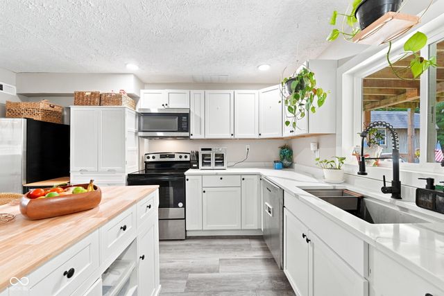 7990 Ebony Drive, Nineveh, IN 46164
